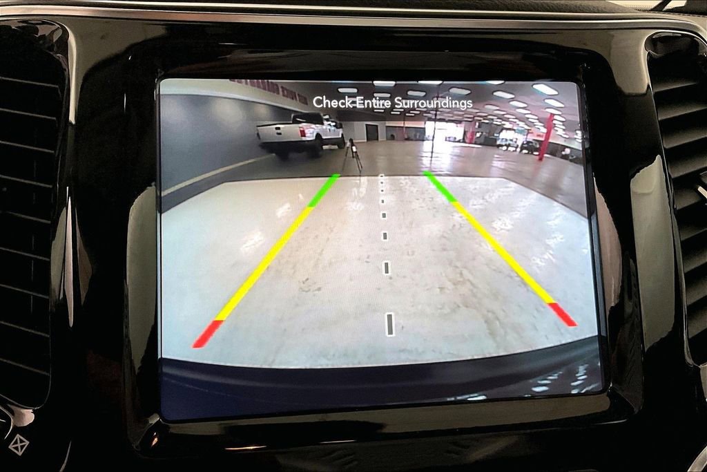 Used 2021 Jeep Cherokee Limited w/ Elite Package image 13