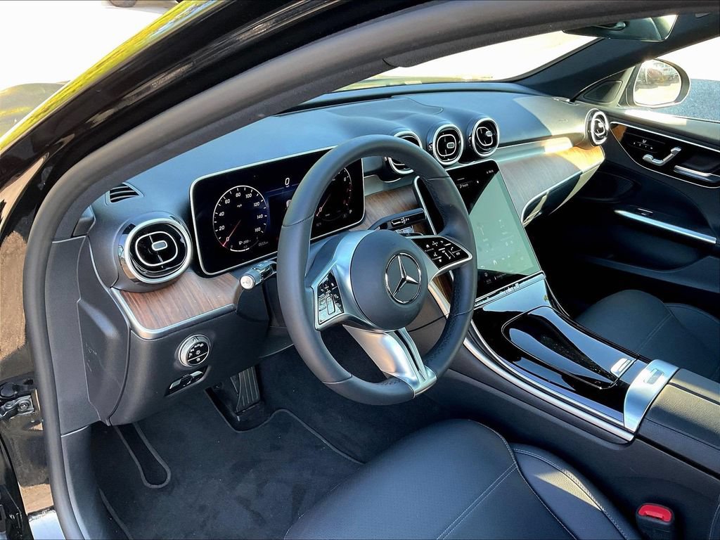 Used 2024 Mercedes-Benz C 300 Sedan image 4