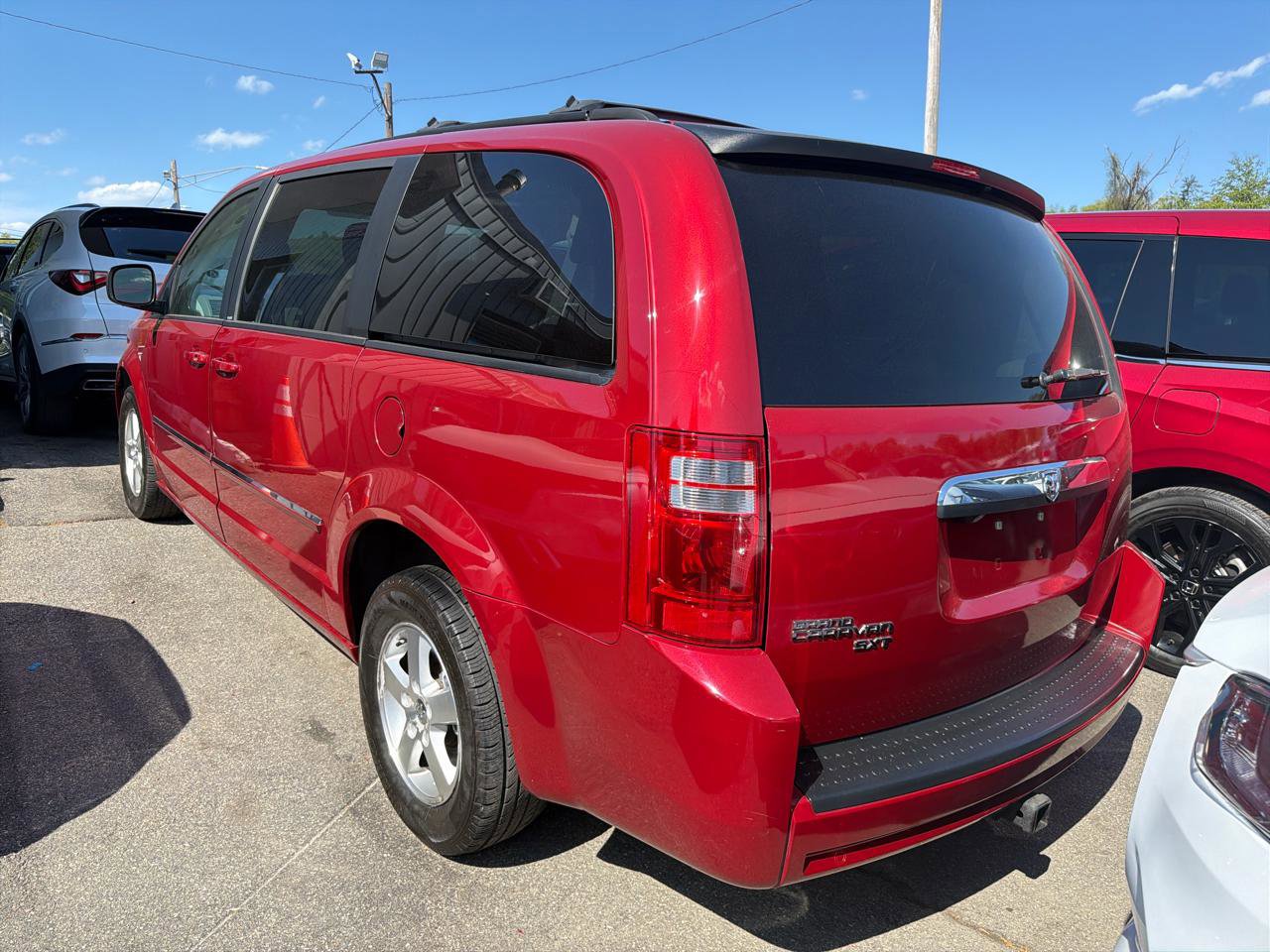 Used 2008 Dodge Grand Caravan SXT w/ Entertainment Group 2 FWD image 9