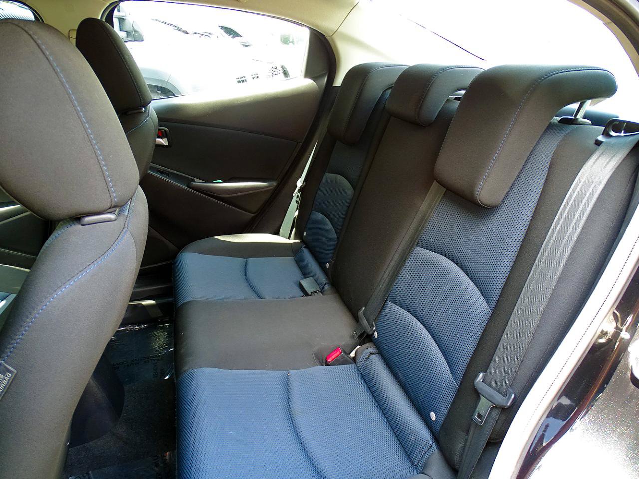 Used 2019 Toyota Yaris LE FWD image 28