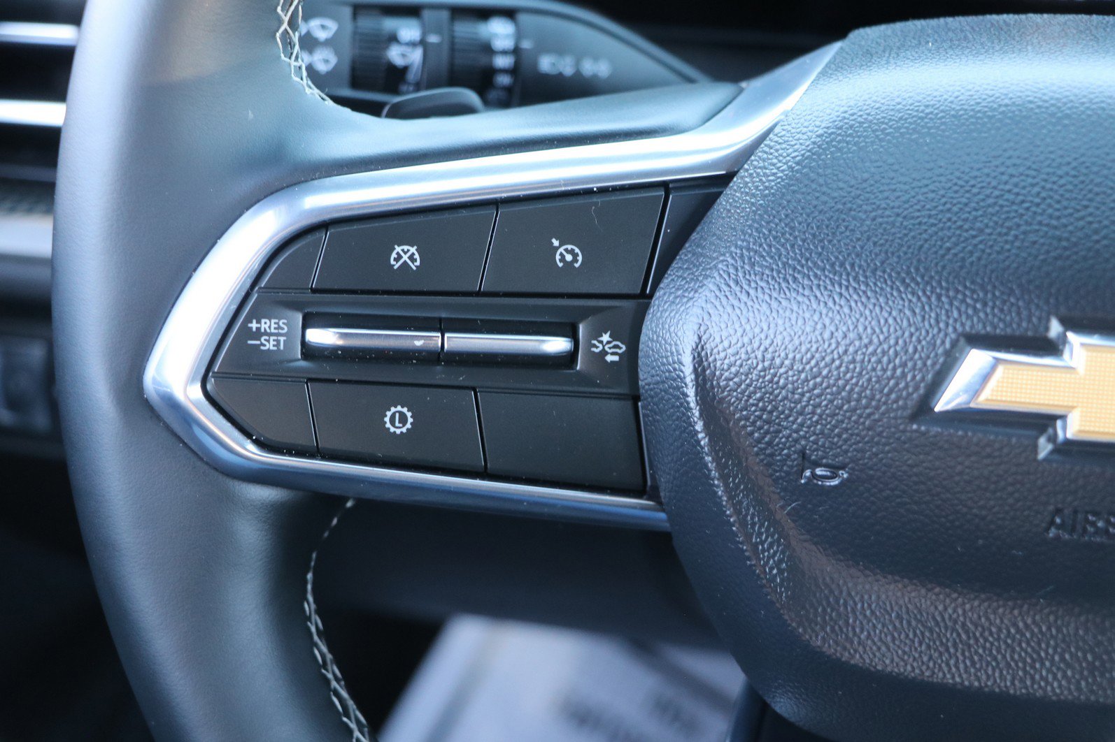 Used 2025 Chevrolet Traverse LT image 18