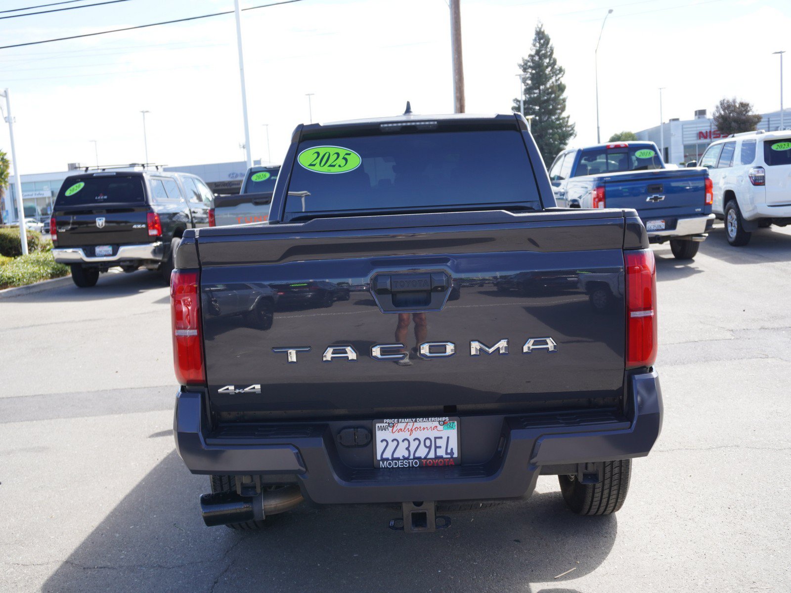 Used 2025 Toyota Tacoma SR5 AWD/4WD image 11