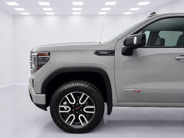 Used 2025 GMC Sierra 1500 AT4 w/ AT4 Preferred Package AWD/4WD image 4