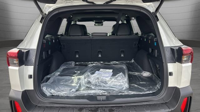 Used 2026 Subaru Outback Limited AWD/4WD image 28