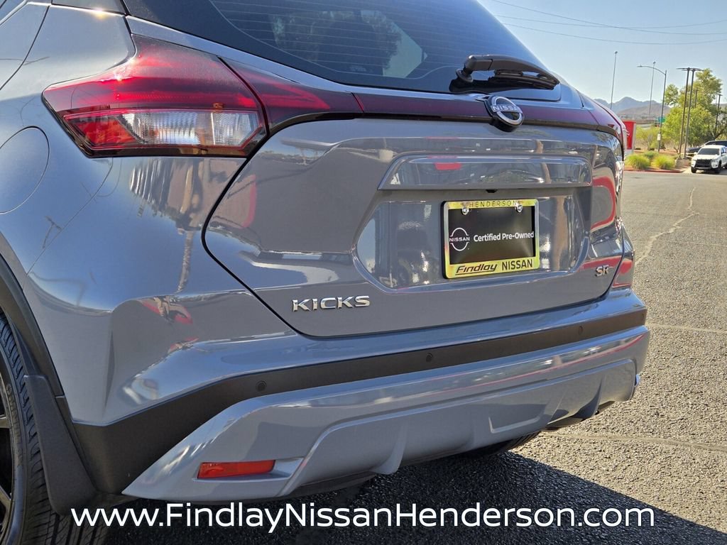 Used 2023 Nissan Kicks SR w/ SR Premium Package FWD image 5