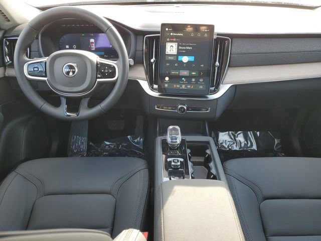 New 2026 Volvo XC90 B6 Plus w/ Protection Package Premier image 24
