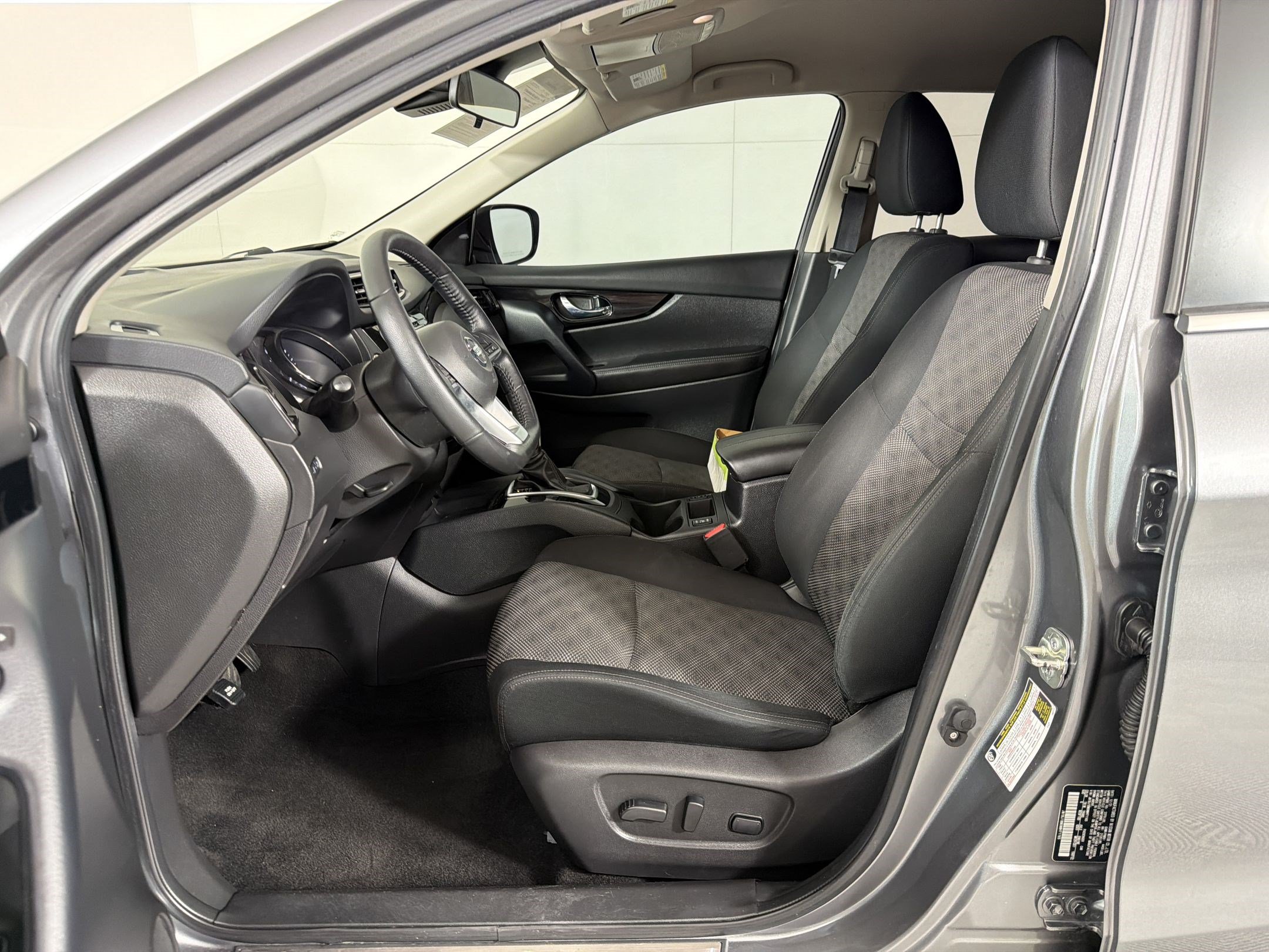 Used 2022 Nissan Rogue Sport SV AWD/4WD image 27