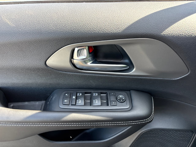 New 2027 Chrysler Pacifica LX FWD image 10