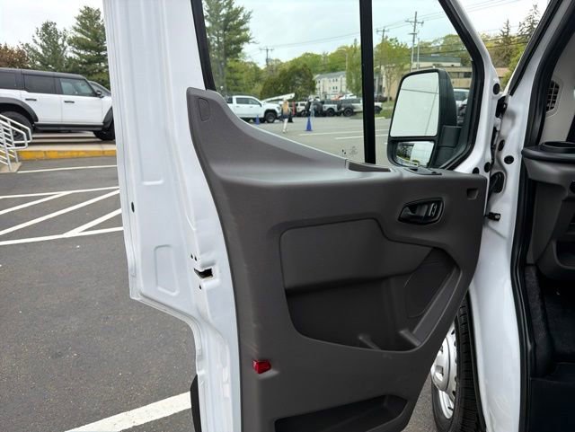 Used 2023 Ford Transit 250 Medium Roof AWD image 12