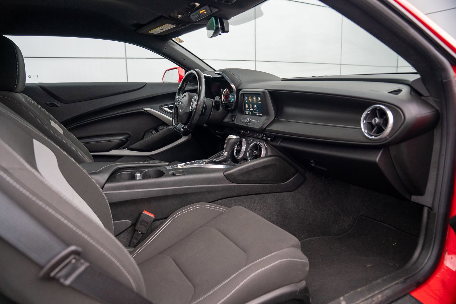 Used 2020 Chevrolet Camaro LT image 21