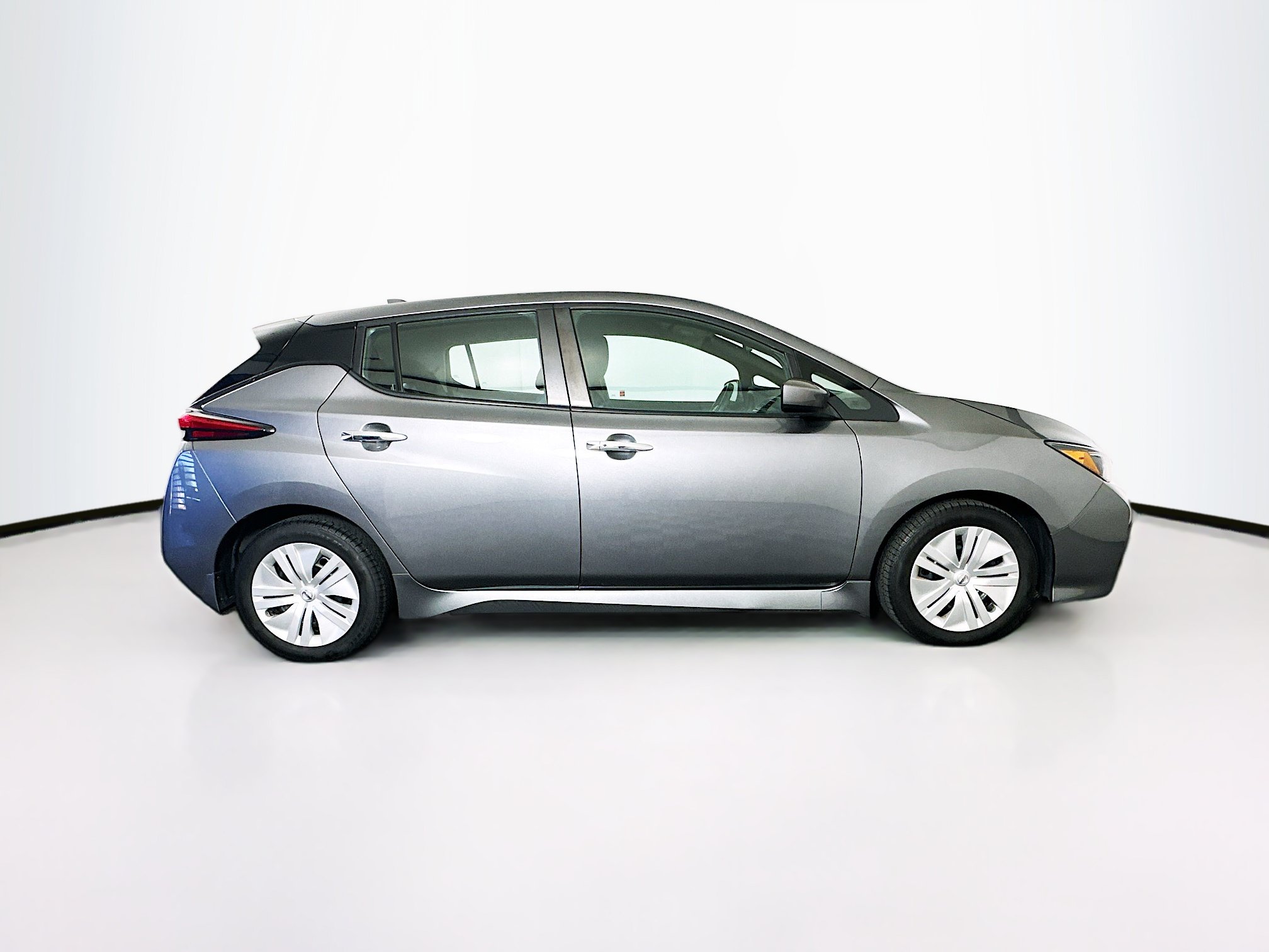 Used 2022 Nissan Leaf S FWD image 10