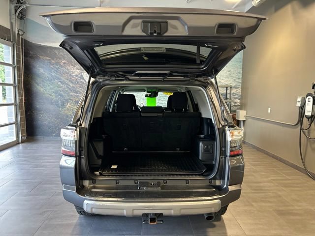 Used 2021 Toyota 4Runner TRD Off-Road AWD/4WD image 29
