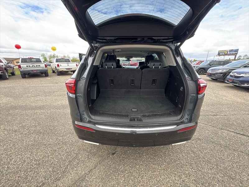 Used 2018 Buick Enclave Premium w/ Trailering Package AWD/4WD image 11