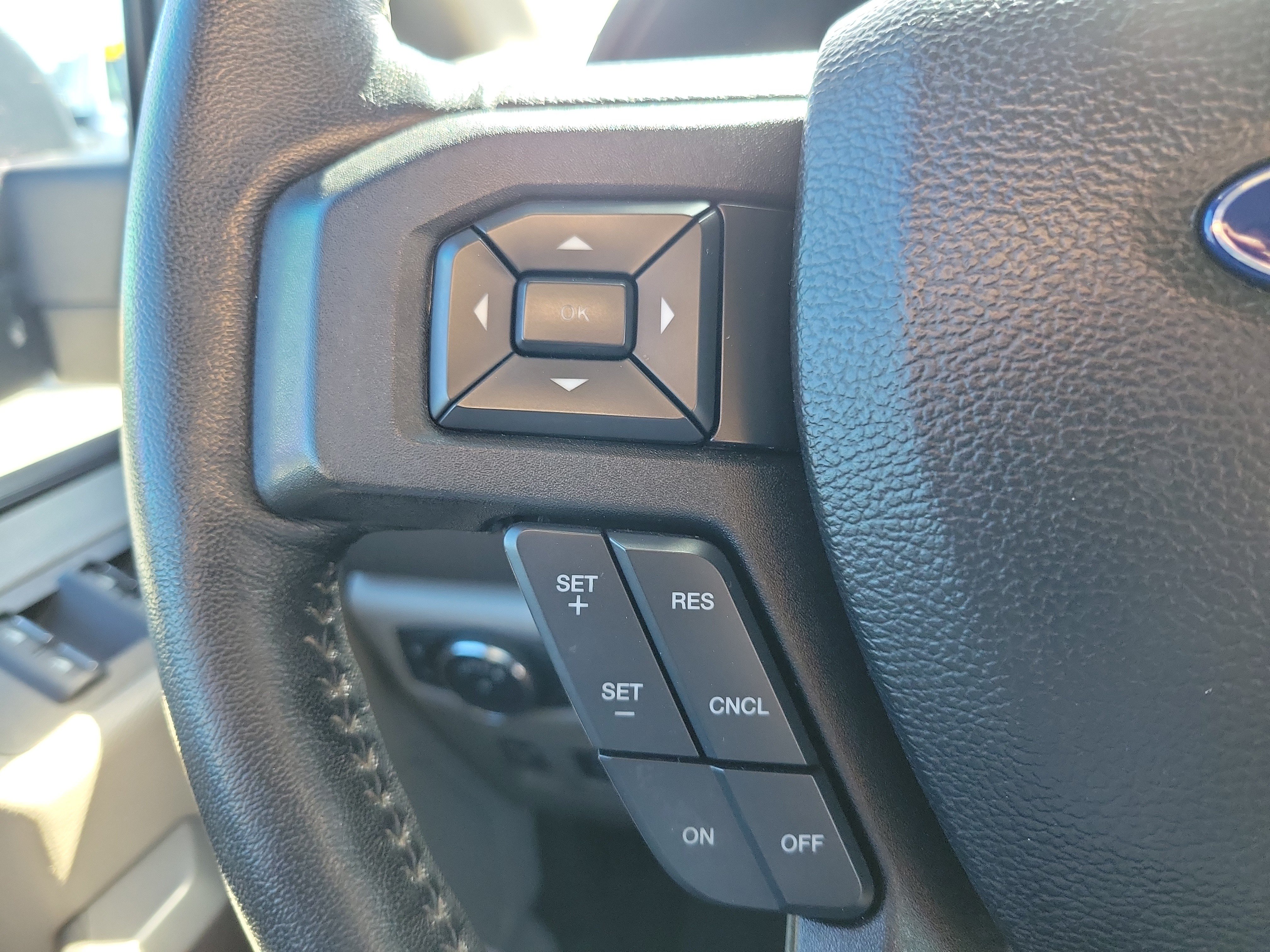 Used 2018 Ford F150 XLT w/ Equipment Group 302A Luxury AWD/4WD image 17