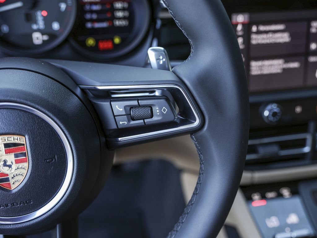 Certified 2026 Porsche Macan AWD/4WD image 19