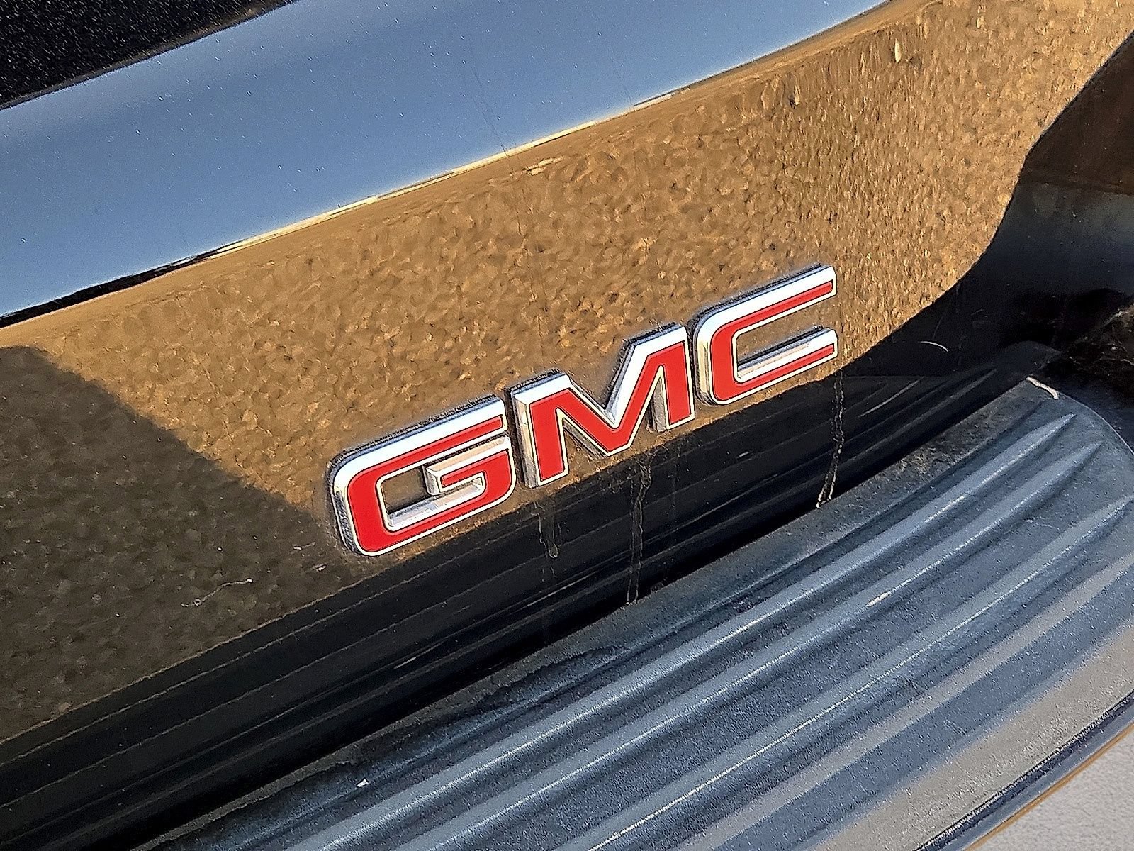Used 2025 GMC Yukon Denali AWD/4WD image 13