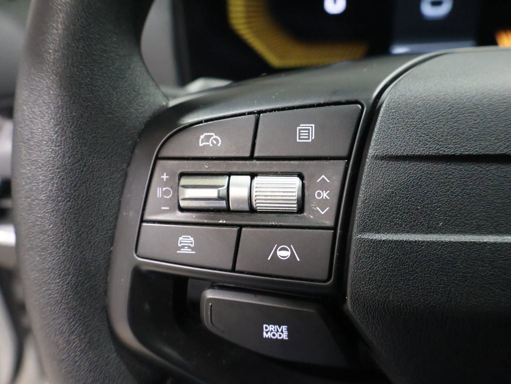 Used 2025 Kia K4 LXS image 32