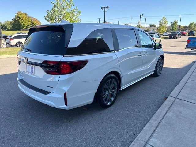 New 2026 Honda Odyssey Touring image 4