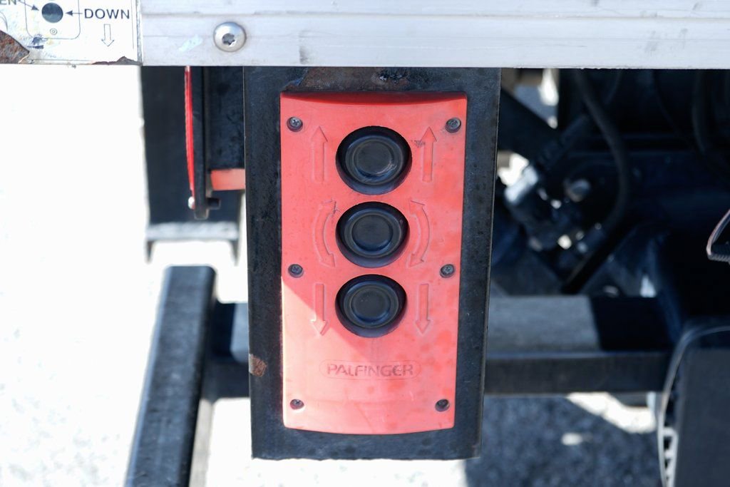 Used 2017 Ford F550 2WD Regular Cab Super Duty image 14