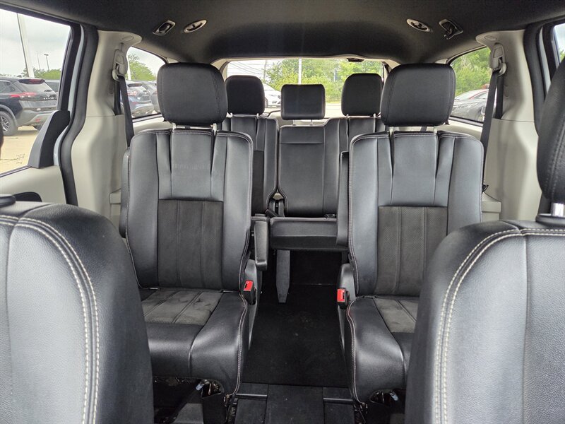 Used 2019 Dodge Grand Caravan SXT FWD image 22