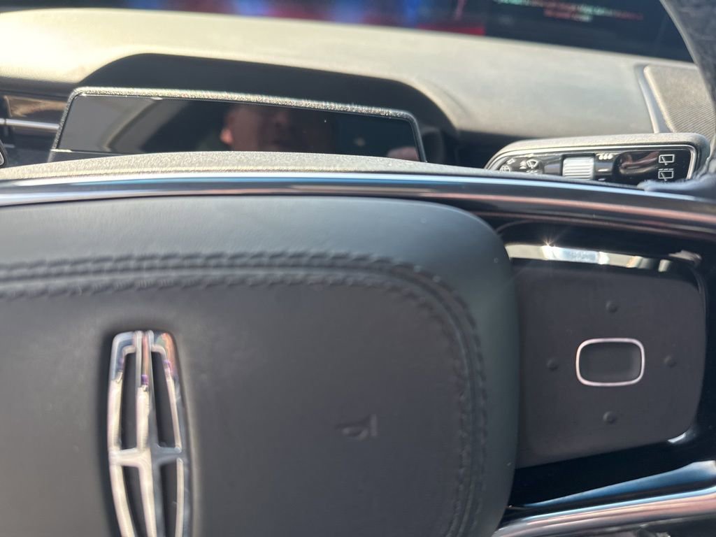 Used 2024 Lincoln Nautilus Reserve w/ Equipment Group 203A image 13