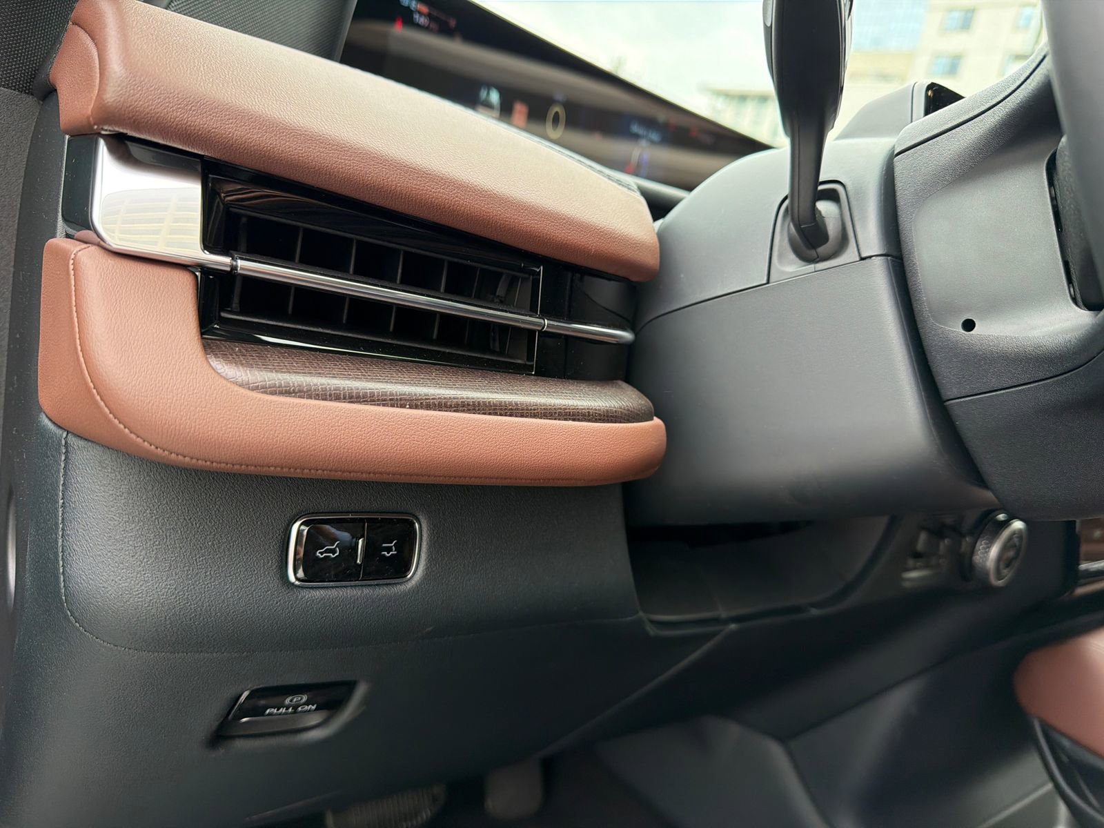 New 2026 Lincoln Navigator L Reserve AWD/4WD image 35