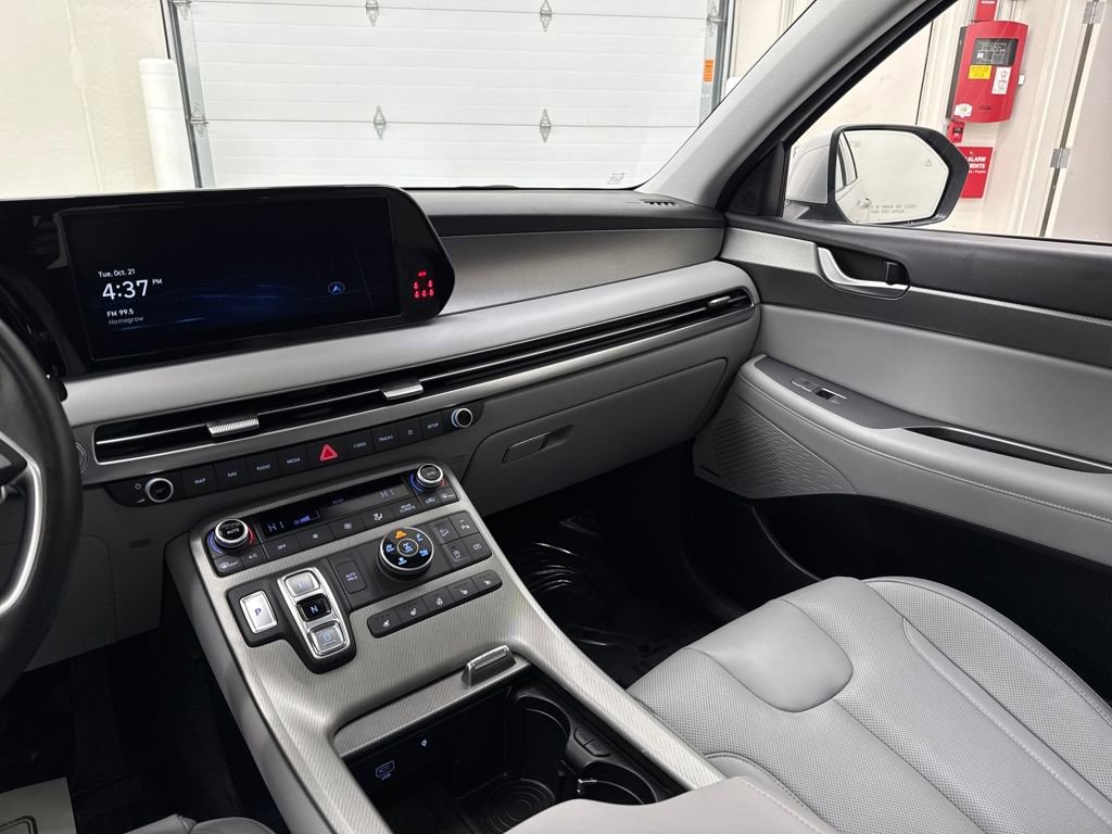 Used 2024 Hyundai Palisade SEL w/ Premium Package image 15