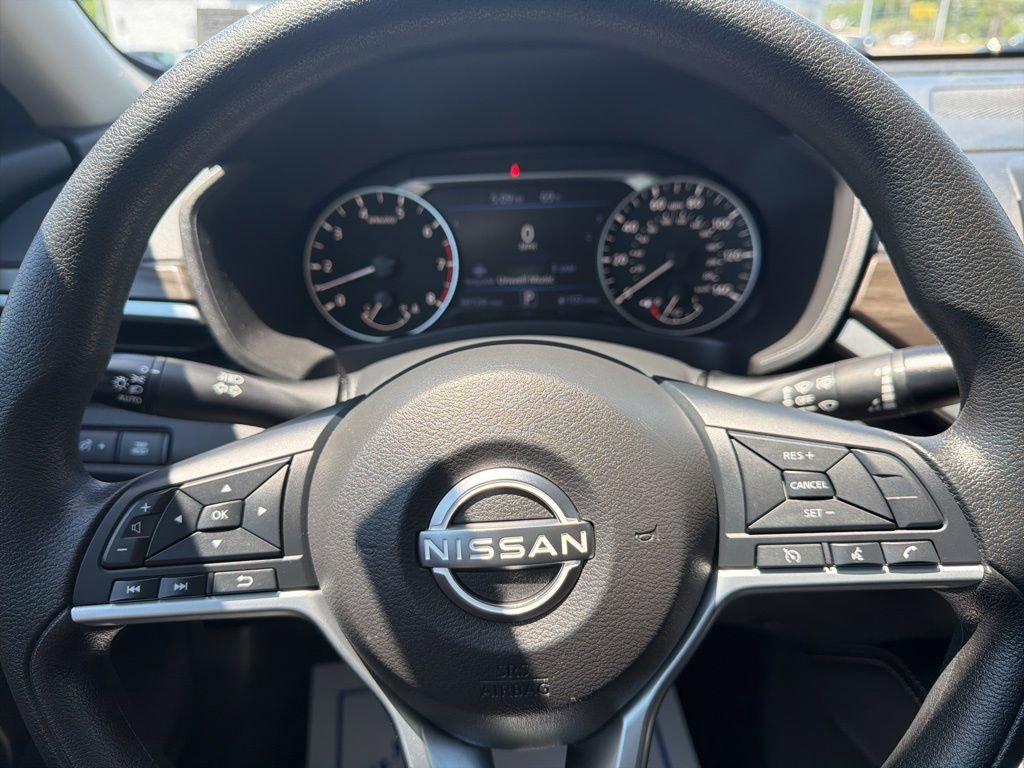 Used 2023 Nissan Altima 2.5 SV FWD image 17