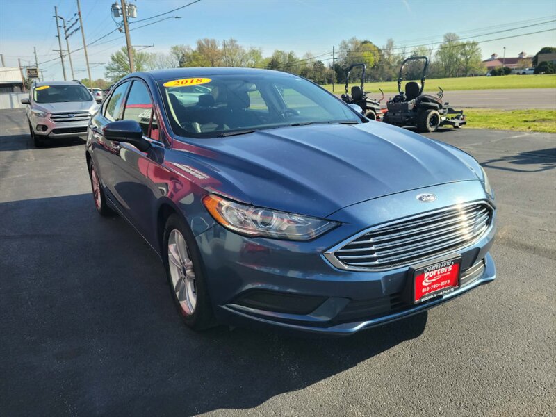 Used 2018 Ford Fusion SE w/ Fusion SE Technology Package image 5