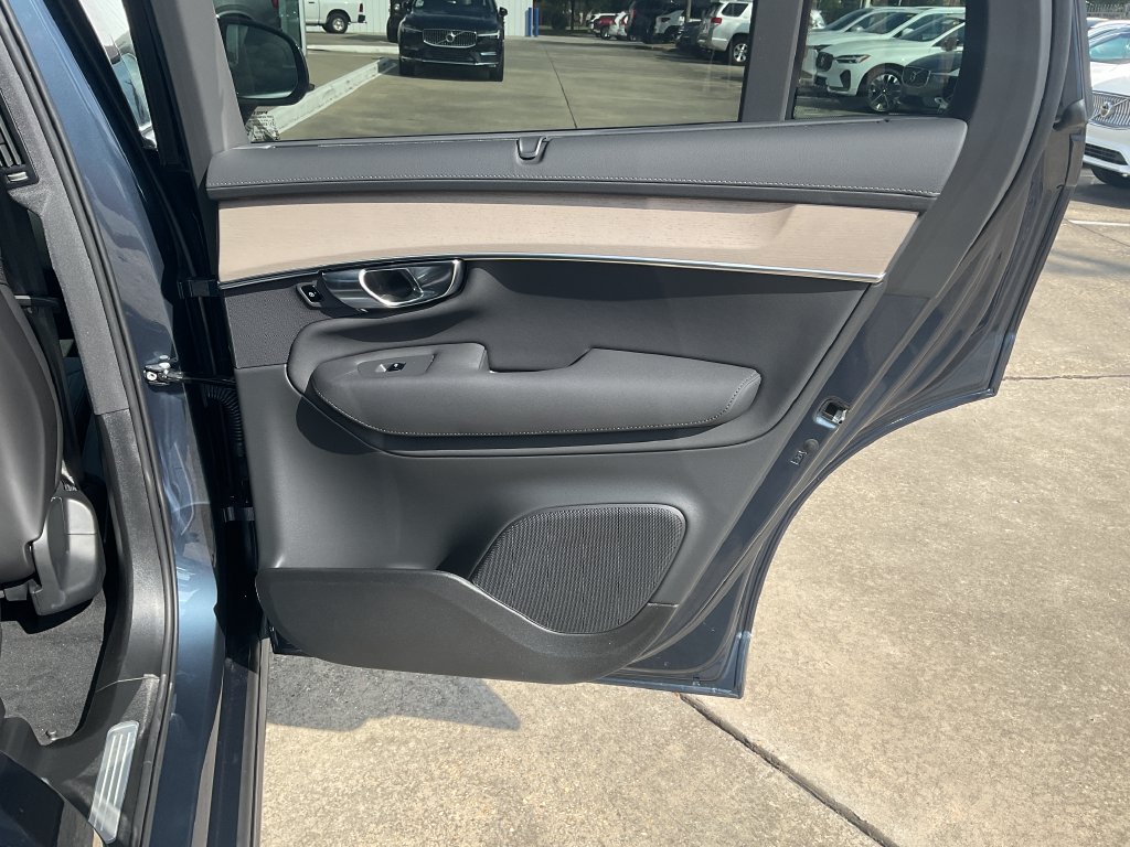 New 2027 Volvo XC90 B6 Plus AWD/4WD image 16