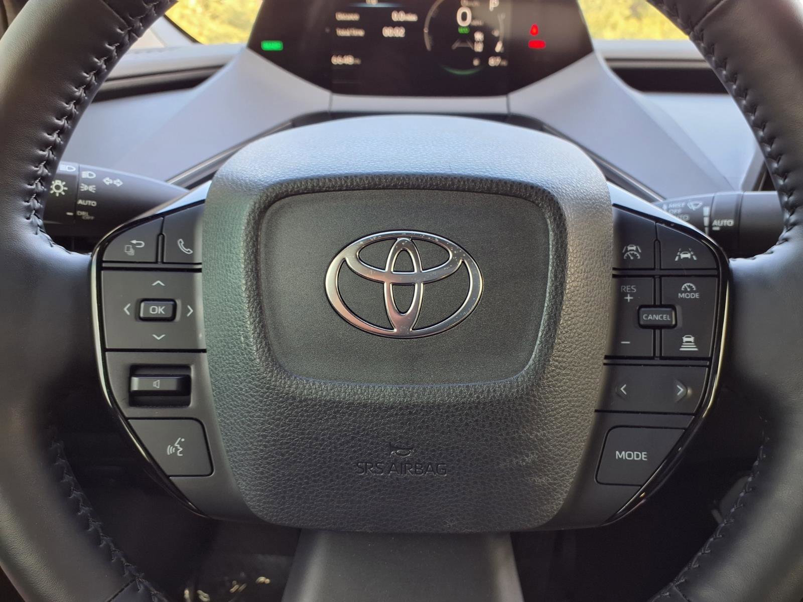 Used 2025 Toyota Prius XLE FWD image 14