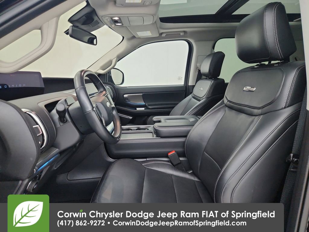 Used 2025 Ford Expedition Max Platinum AWD/4WD image 10