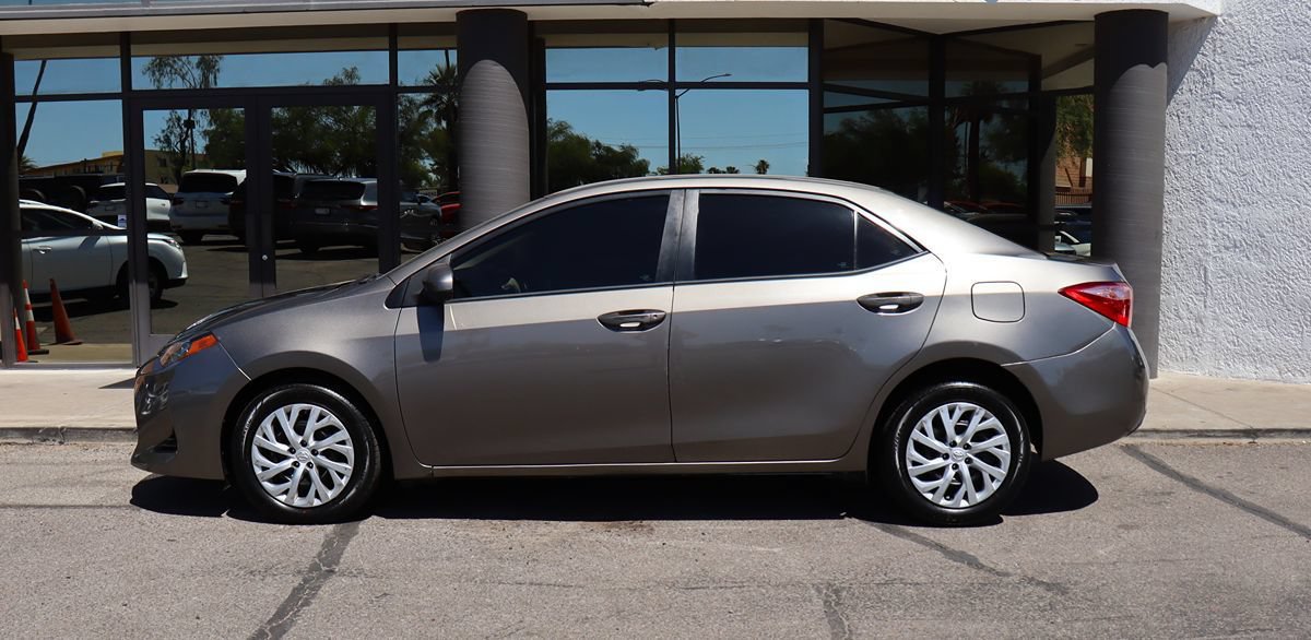 Used 2018 Toyota Corolla LE w/ Carpet Mat Package (TMS) FWD image 8