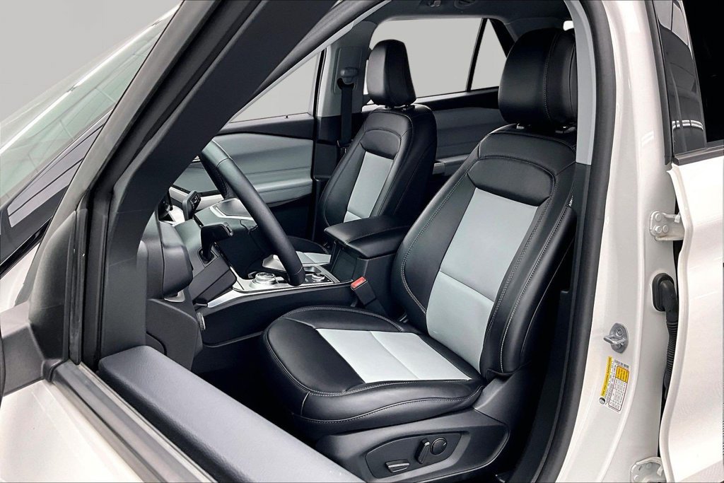 Certified 2024 Ford Explorer XLT AWD/4WD image 25