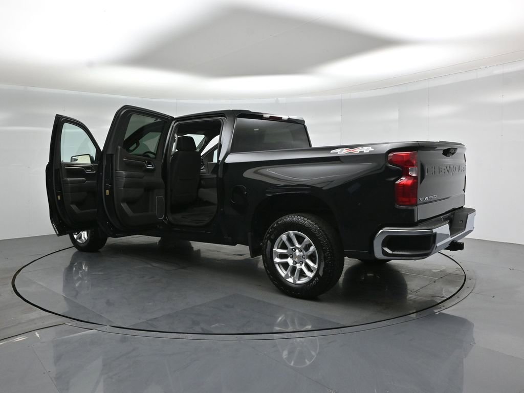 Used 2022 Chevrolet Silverado 1500 LT AWD/4WD image 33