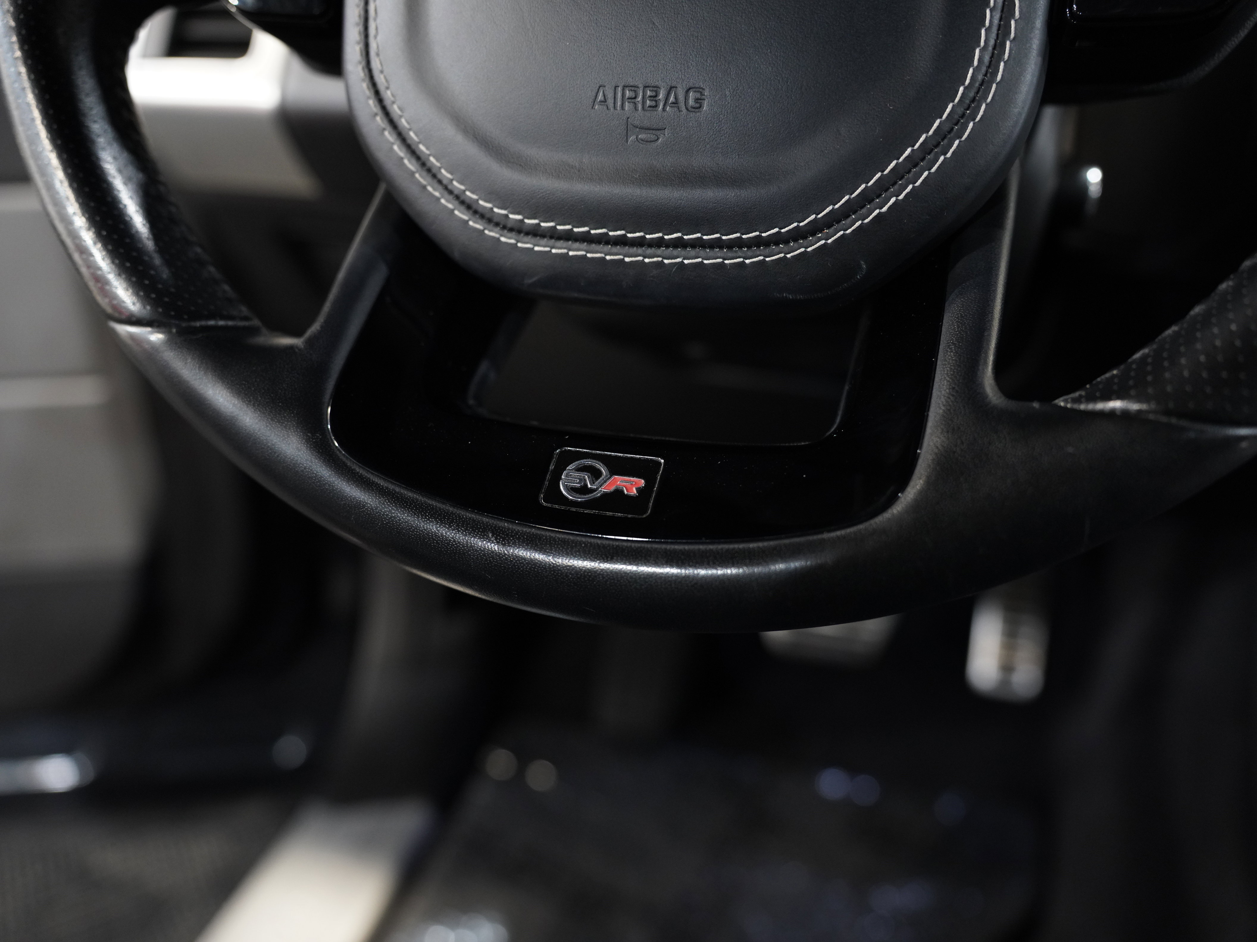 Used 2018 Land Rover Range Rover Sport SVR image 45