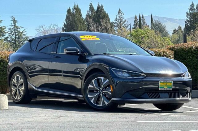 Used 2022 Kia EV6 Light image 2