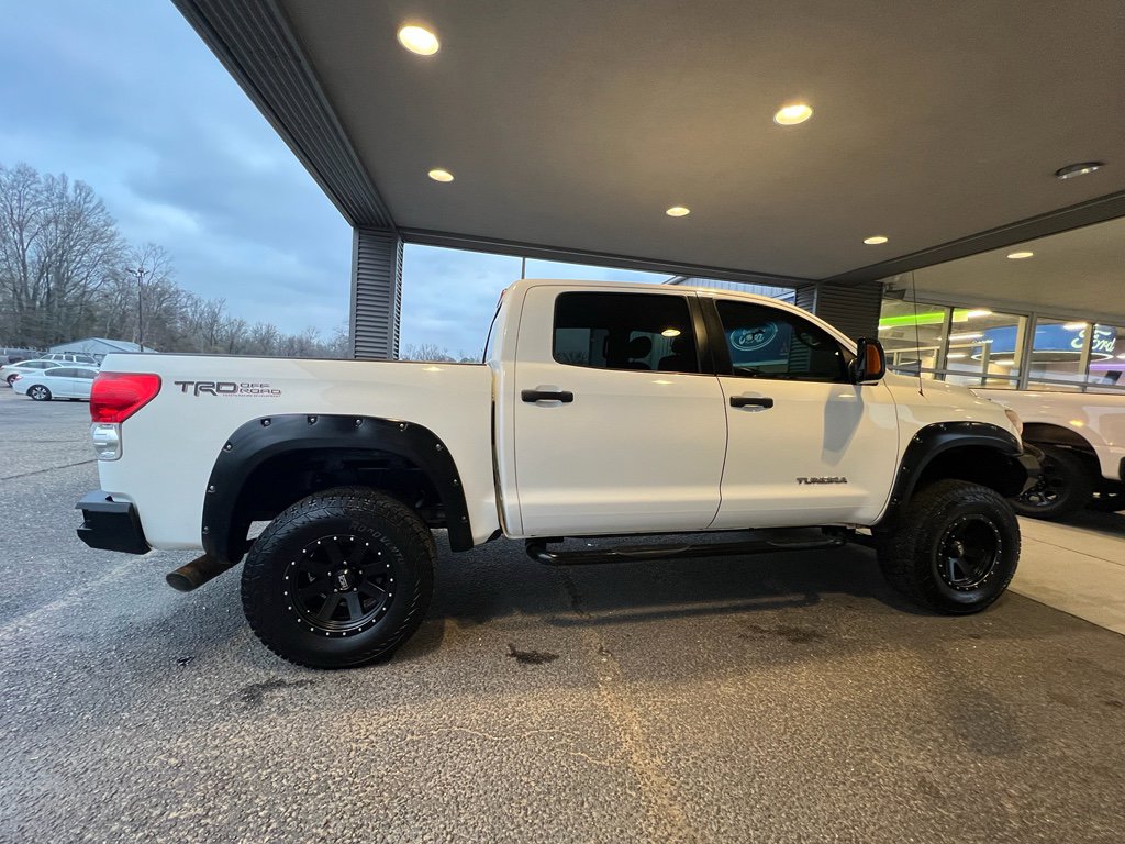 Used 2009 Toyota Tundra 4x4 CrewMax image 9