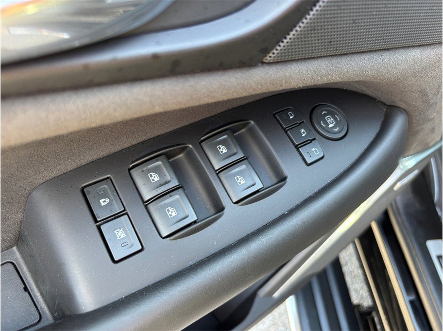 Used 2020 Cadillac Escalade Platinum AWD/4WD image 25