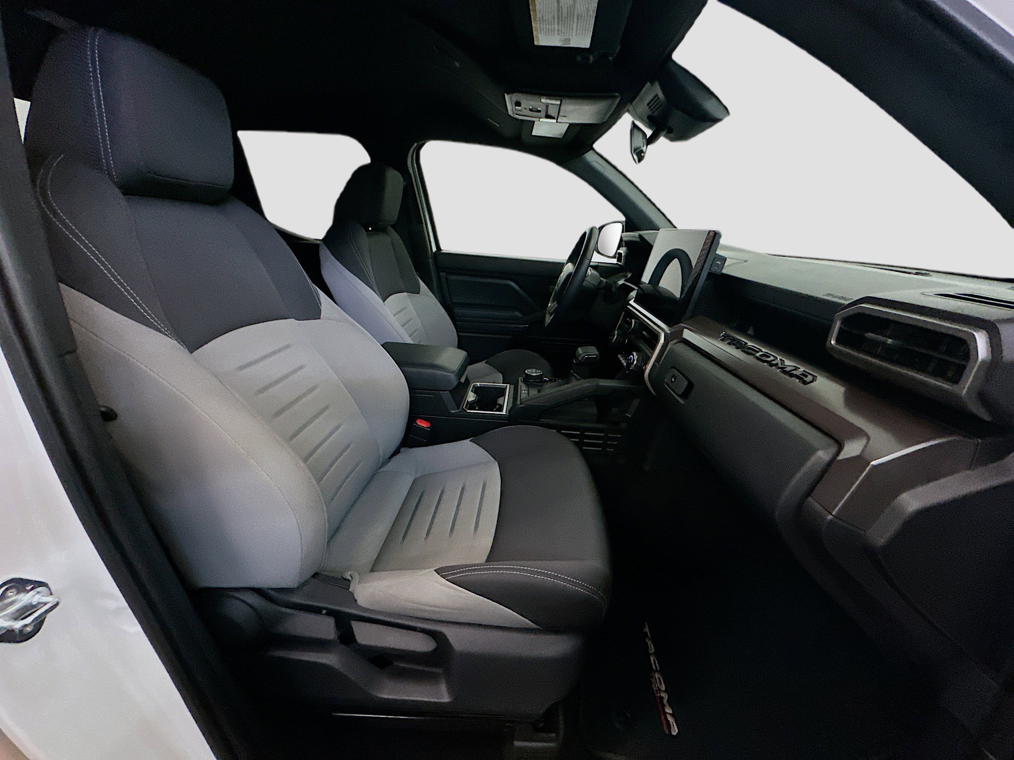 Used 2025 Toyota Tacoma TRD Off-Road image 32