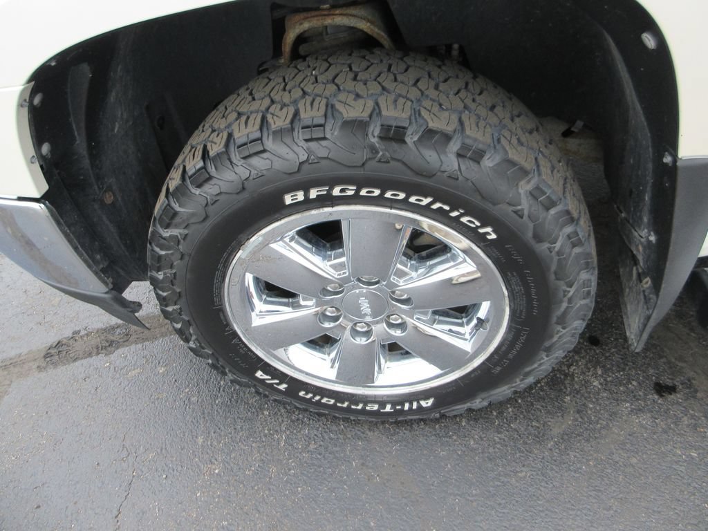 Used 2011 GMC Sierra 1500 SLE w/ Power Tech Package AWD/4WD image 16