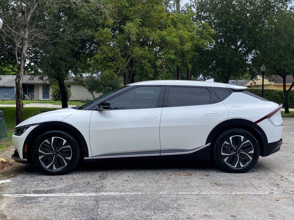Used 2024 Kia EV6 Light RWD image 4