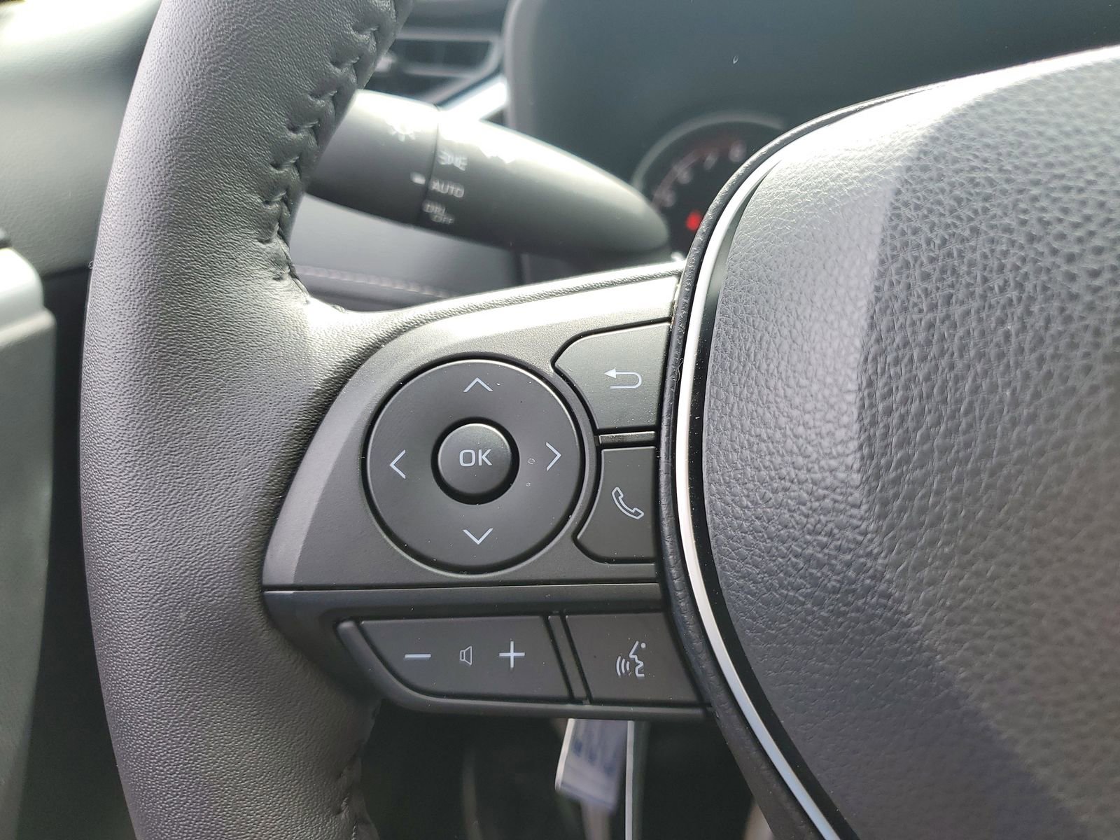 Used 2025 Toyota RAV4 XLE w/ Convenience Package AWD/4WD image 19