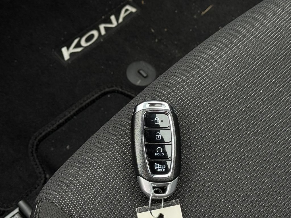 Used 2023 Hyundai Kona SEL AWD/4WD image 34