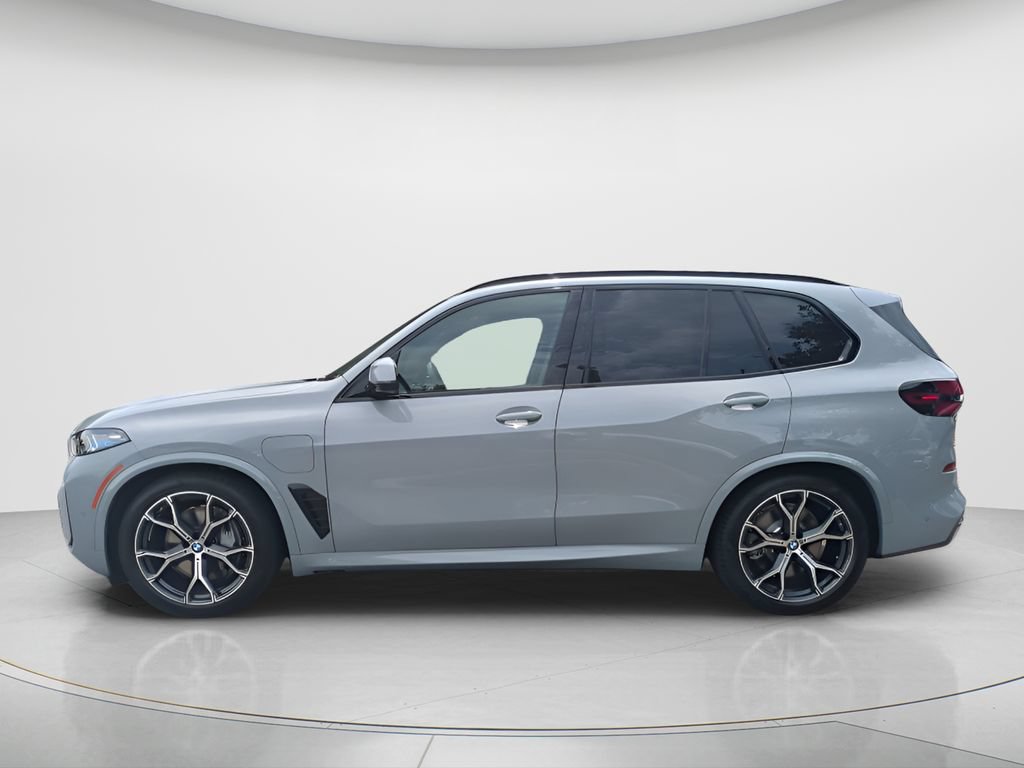 New 2026 BMW X5 xDrive50e w/ M Sport Package AWD/4WD image 8