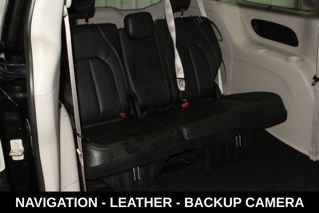 Used 2020 Chrysler Pacifica Touring-L Plus w/ Tire & Wheel Group FWD image 26