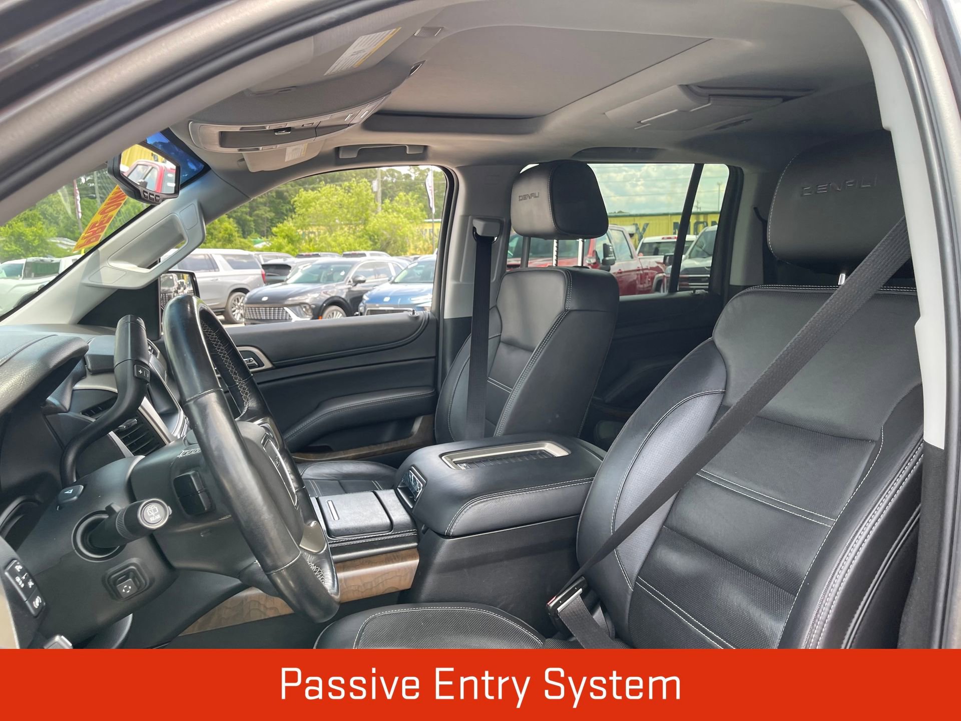 Used 2018 GMC Yukon XL Denali w/ Open Road Package AWD/4WD image 12