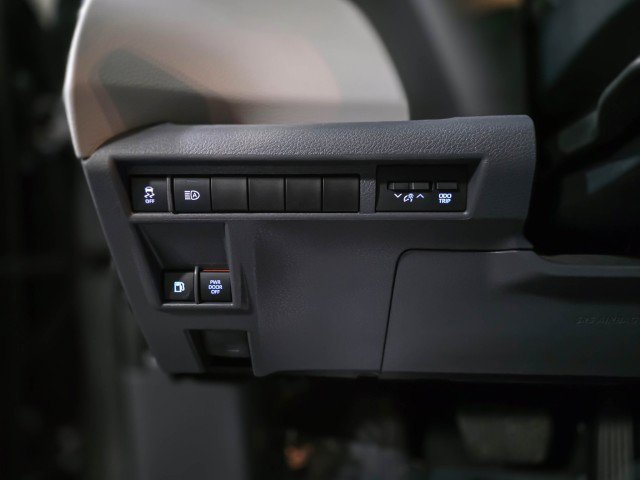 Used 2023 Toyota Sienna LE image 31