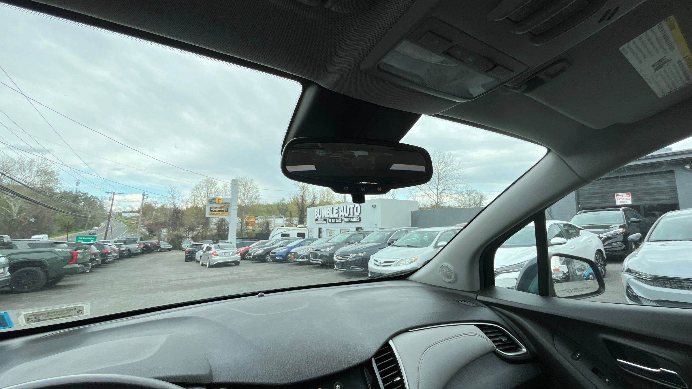 Used 2018 Chevrolet Trax LT w/ Sun & Sound Package image 17