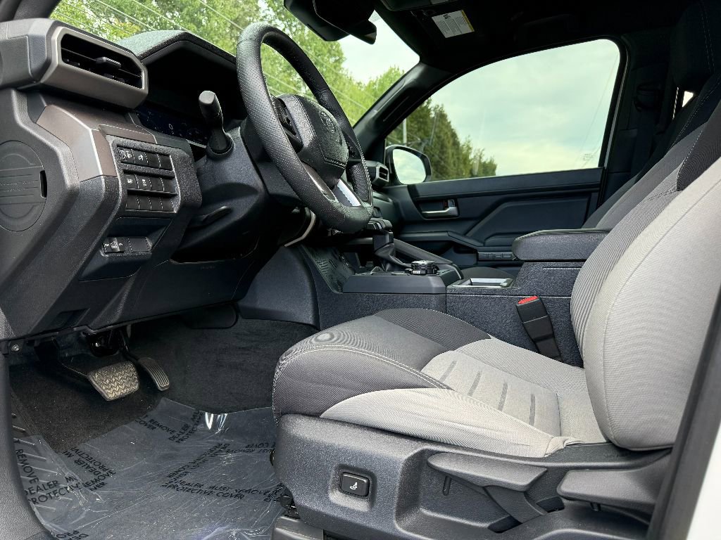 Used 2024 Toyota Tacoma TRD Off-Road image 18